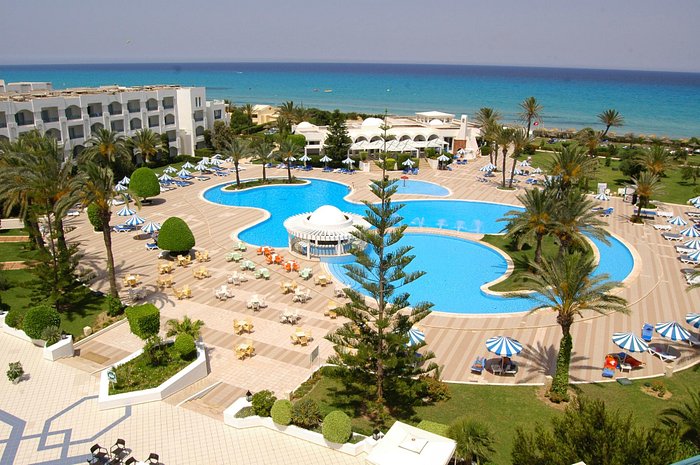 Vue panoramique sur la plage depuis Mahdia Palace Thalasso