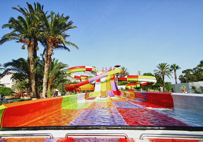 Toboggans palpitants au Sahara Beach Aqua Park