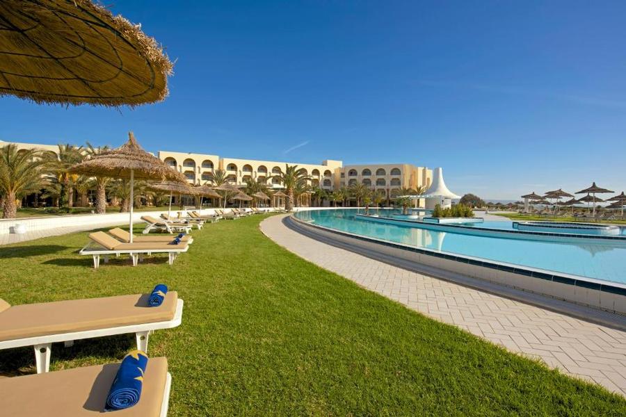 Piscine-extérieure-panoramique-Iberostar- Averroes-Hammamet