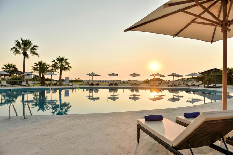 Piscine-avec-vue-de-mer-Hotel-Iberostar-Diar-el-andalous