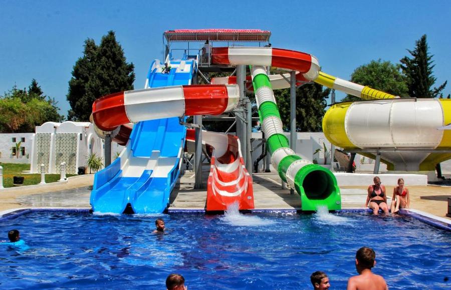 Toboggan-Pour-enfants-Hotel-Samira-Club-Hammamet