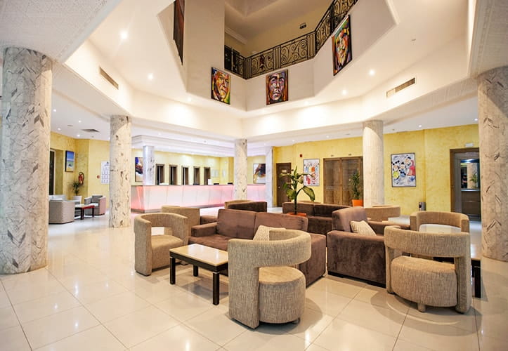Salle de réception à l'hôtel Houda Yasmine.