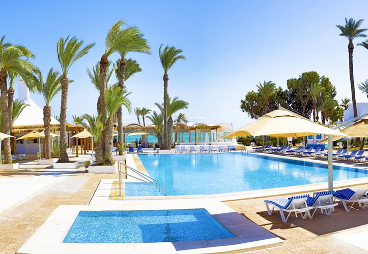 Piscine extérieure de l'hôtel Hariclub Beach Resort