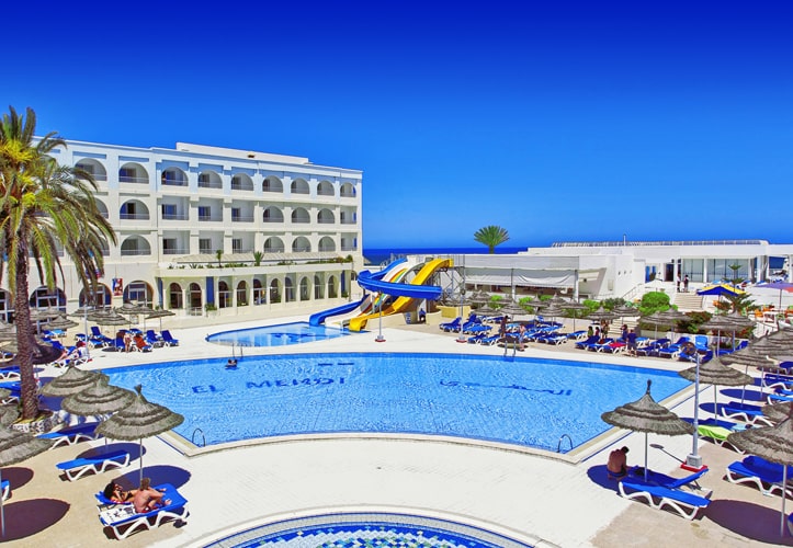Piscine avec Parc Aquatique de l'hôtel Primasol El Mehdi