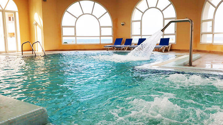 Piscine couverte chauffée de l'hôtel Golden Yasmin Mehari Tabarka